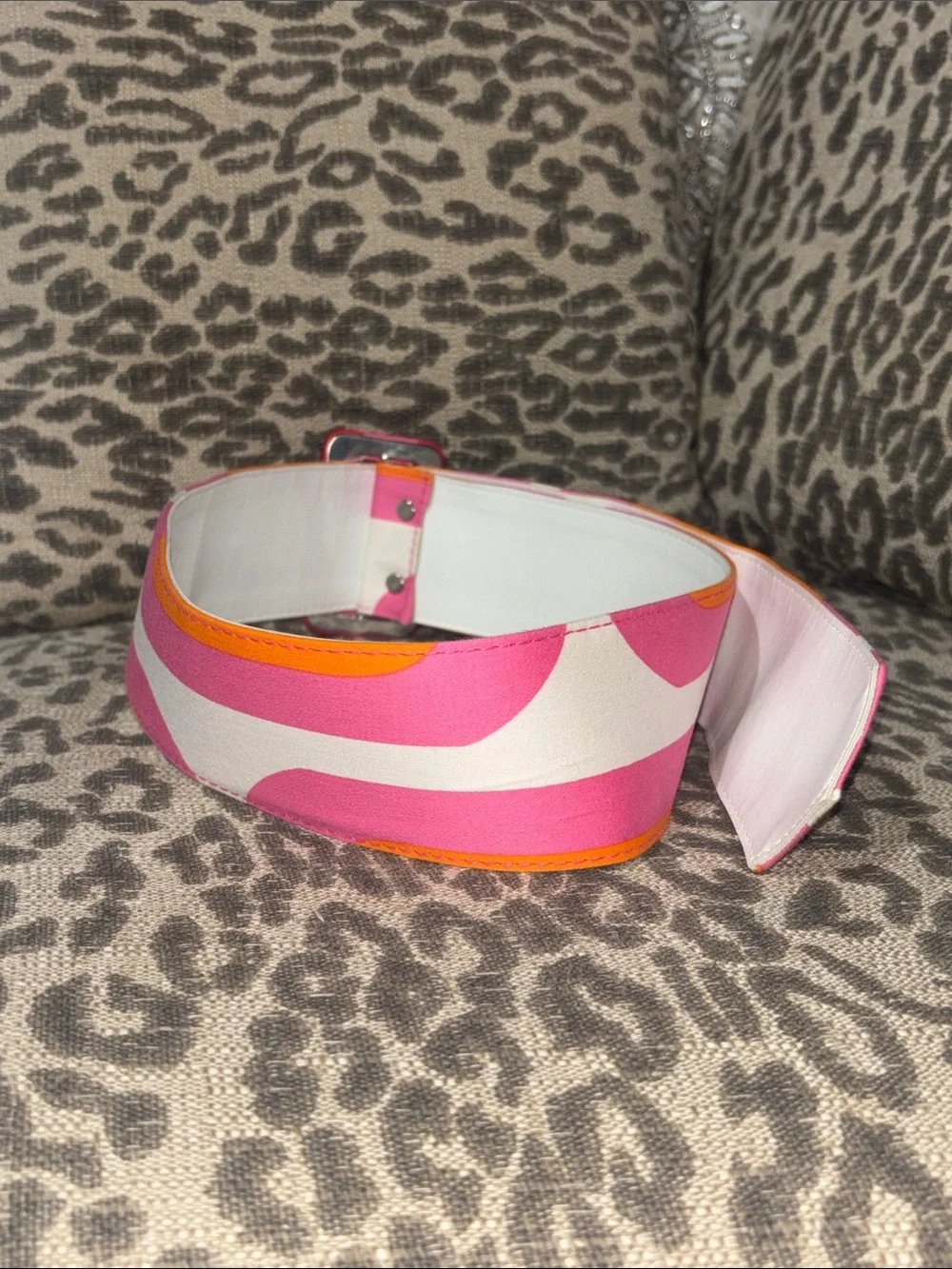 Vintage inspired 70s/70s retro colorful belt geometric trippy fun bold pink